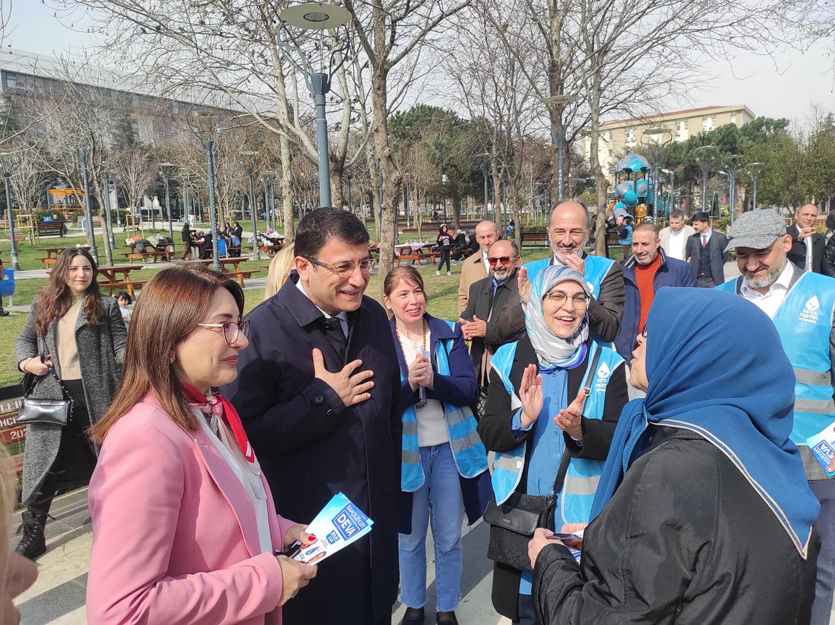 istanbuldadeva's tweet image. İstanbul Büyükşehir Belediye Başkan Adayımız Sayın Av. İdris Şahin,  İl Başkanımız Sayın Ali Hakan Ağaoğlu ve Bahçelievler Belediye Başkan Adayımız Sayın Nalan Ilgın ile birlikte Bahçelievler sokaklarındaydık. 

Bahçelievler&apos;de  Deva Damlaları sel olmaya hazır 💧🌱