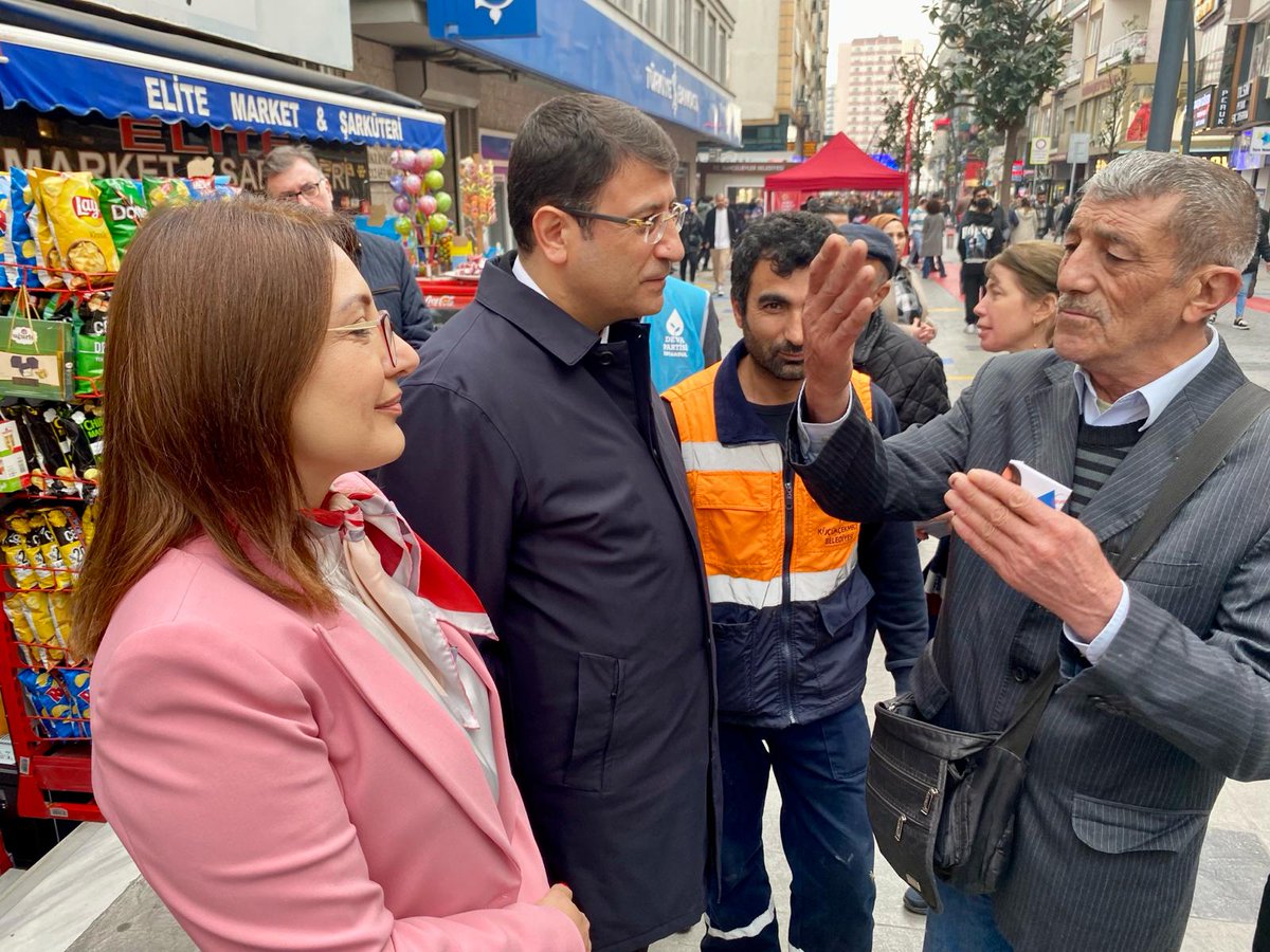 istanbuldadeva's tweet image. İstanbul Büyükşehir Belediye Başkan Adayımız Sayın Av. İdris Şahin,  İl Başkanımız Sayın Ali Hakan Ağaoğlu ve Bahçelievler Belediye Başkan Adayımız Sayın Nalan Ilgın ile birlikte Bahçelievler sokaklarındaydık. 

Bahçelievler&apos;de  Deva Damlaları sel olmaya hazır 💧🌱