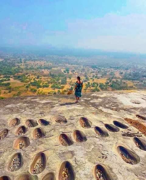 Yourùbá land is blessed look at mountains with 'footmarks' 😳😳❤️❤️

📸 source: The Yoruba