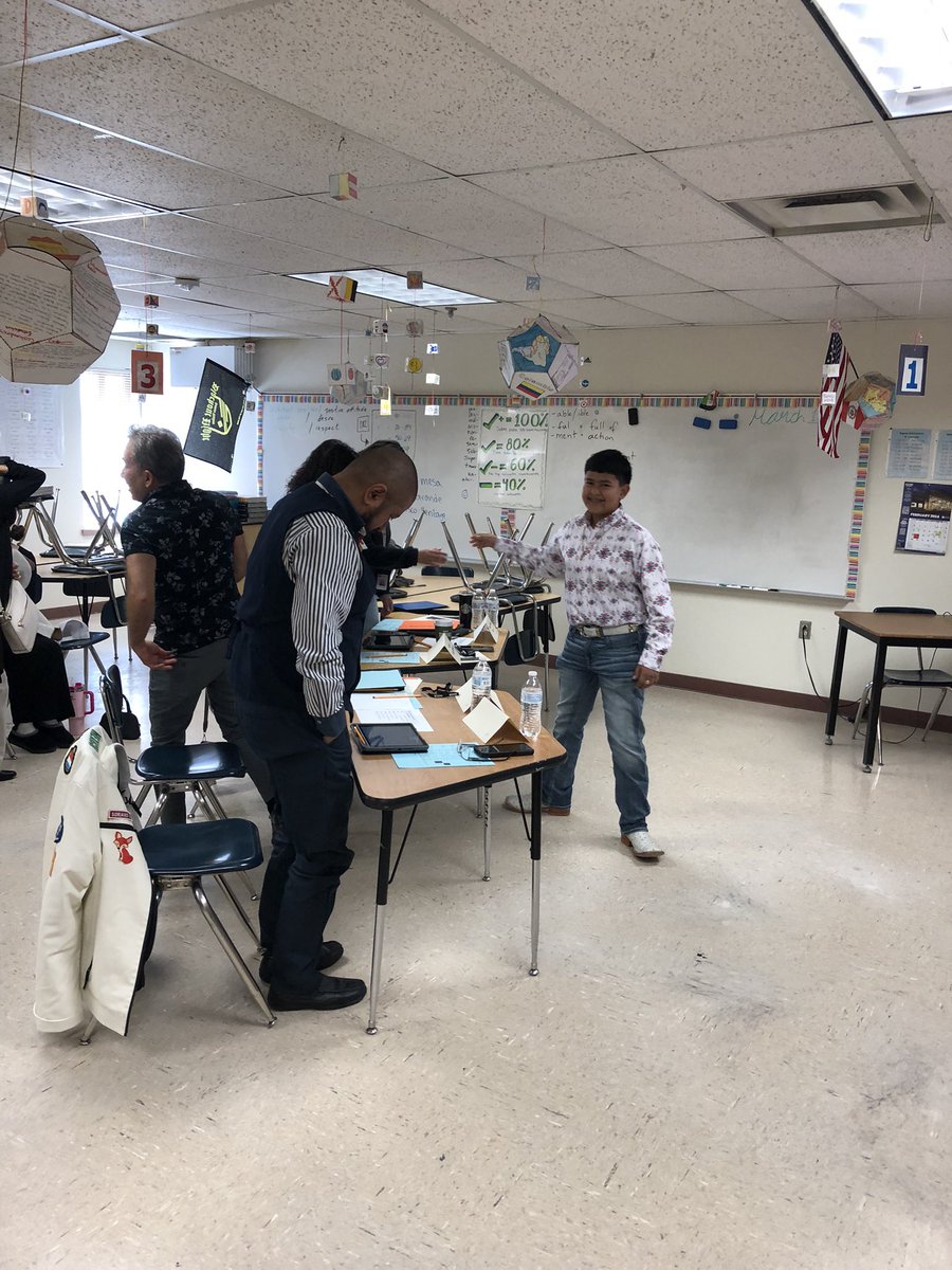 TMS_Principal's tweet image. 27 students presented their Bilingual Seal today! They have been working and preparing all year! Congratulations students and thank you to parents, staff, and judges. Thank you for supporting bilingualism and biliteracy.