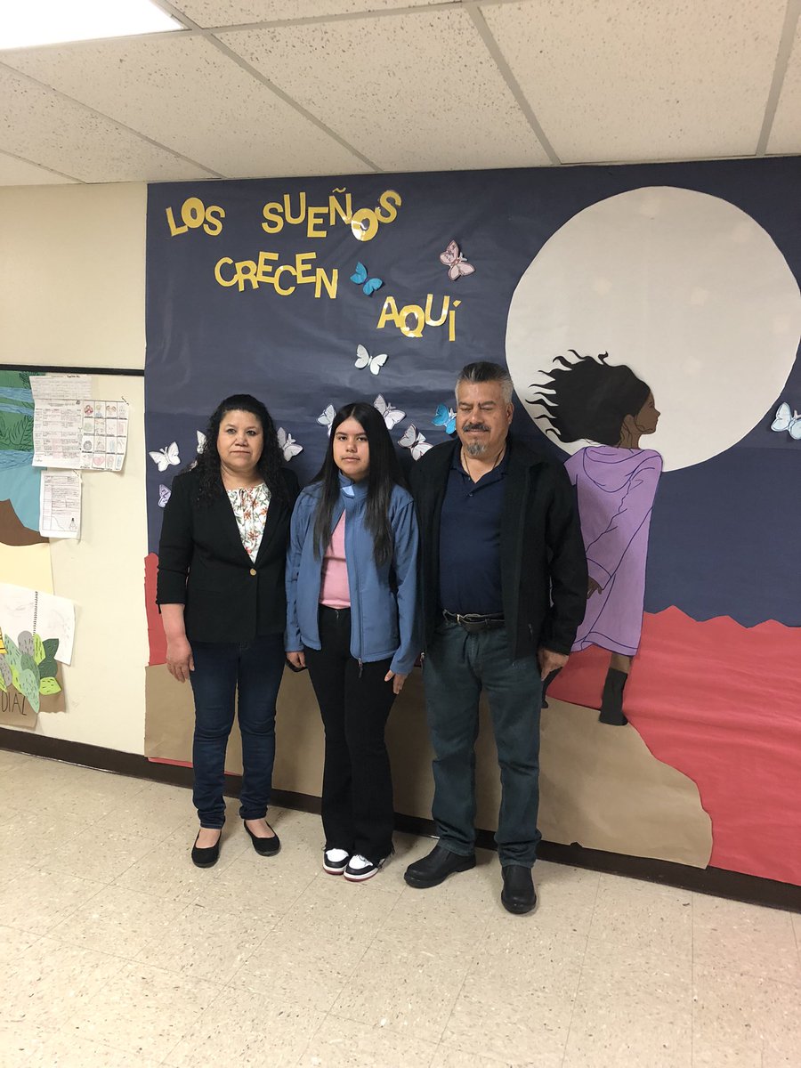 TMS_Principal's tweet image. 27 students presented their Bilingual Seal today! They have been working and preparing all year! Congratulations students and thank you to parents, staff, and judges. Thank you for supporting bilingualism and biliteracy.