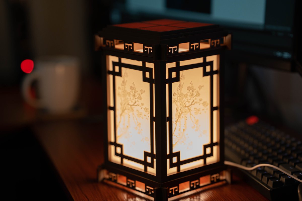 finished this traditional Chinese lamp I've been printing. Might make another one and use them as nightstand lamps. ^^