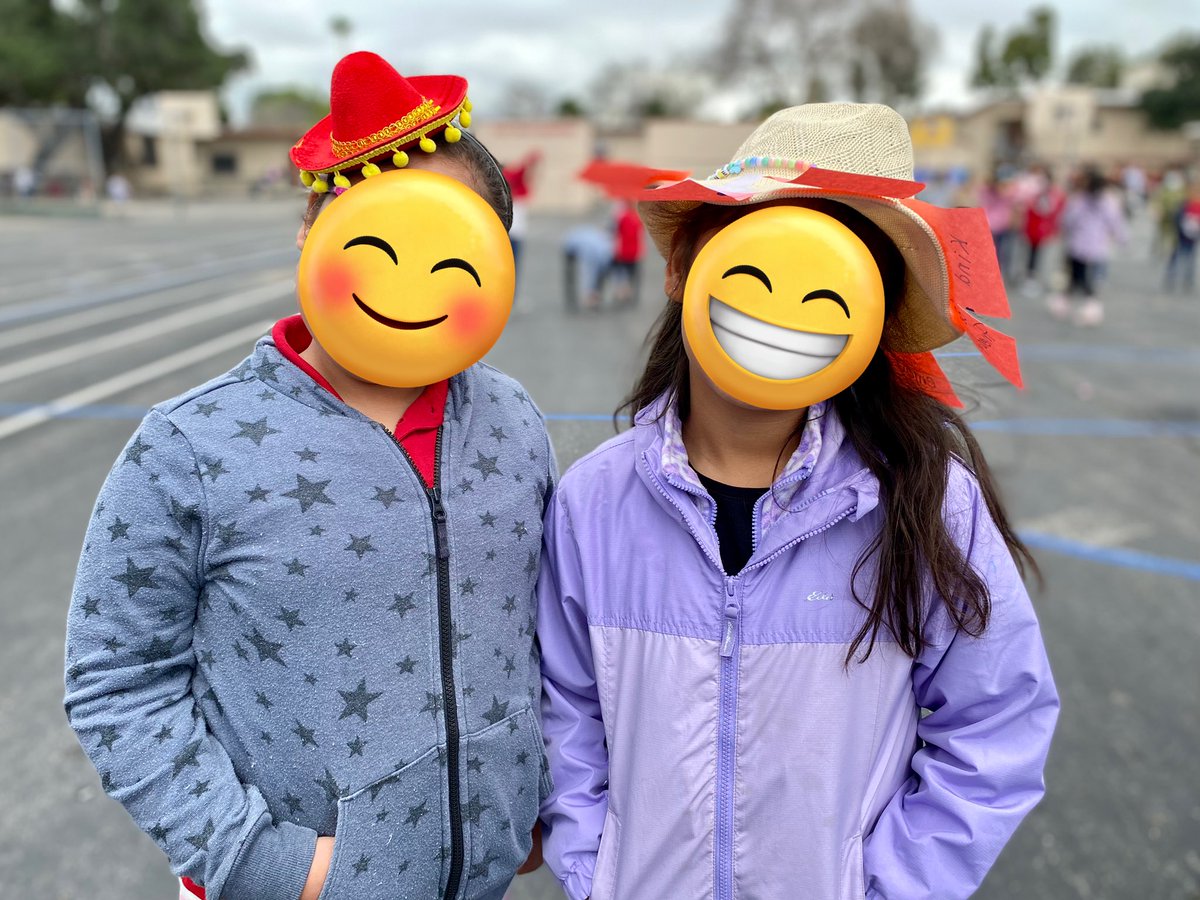 Nelida Thomatis (@thomatislausd) on Twitter photo Students at <a href="/canoga_e/">Canoga Park E.S.</a> celebrate their love of reading during Read Across America Week 📚! Literacy + #DigitalCitizenship go hand-in-hand 🤝 #DigCitLA Students at <a href="/canoga_e/">Canoga Park E.S.</a> celebrate their love of reading during Read Across America Week 📚! Literacy + #DigitalCitizenship go hand-in-hand 🤝 #DigCitLA