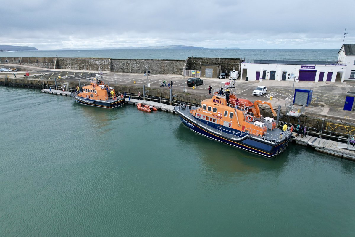 Lovely to visit our flank Lifeboat crew today @PortrushRNLI to celebrate the #RNLI 200th birthday! #ThankYou