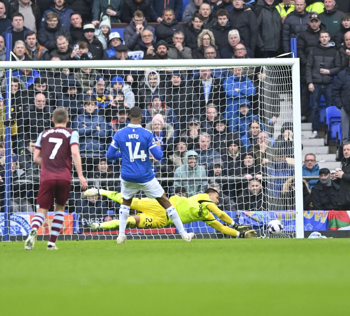 Man of the match today Fons. Absolute brick wall 🧱