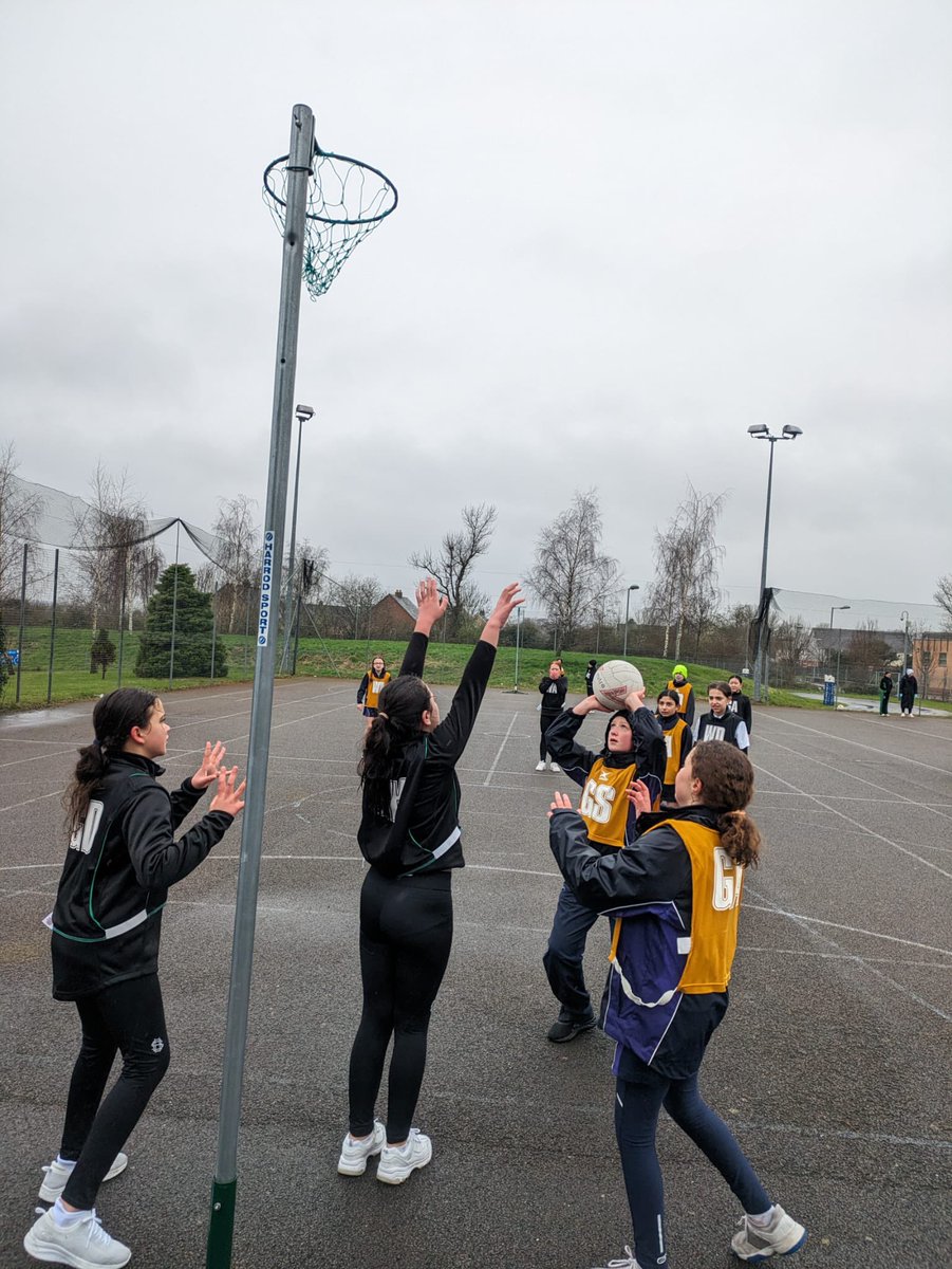 sydsports's tweet photo. The morning netball is over and both teams have had some great performances in wintry conditions! 🏐🌨️ Girls are now heading off for an afternoon of activities 🧗‍♀️🏹 @SydenhamHigh @sydhighprep https://t.co/IqQYBBecoj