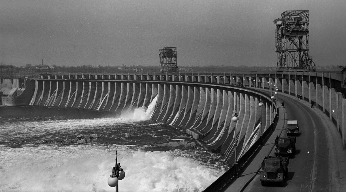 3 марта 1947 года вступил в строй первый гидроагрегат Днепровской ГЭС им. В. И. Ленина, восстановленный после того, как он был разрушен фашистами в годы Великой Отечественной войны