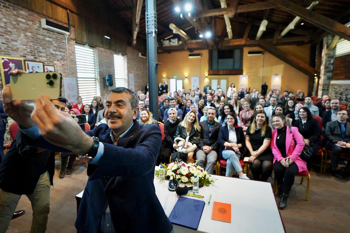 Öğretmenler Odası Buluşmaları kapsamında Mart ayı buluşması 2 Mart 2024 tarihinde Cumartesi günü İzmir ilimizde gerçekleşti.

Hoş geldiniz sayın bakanım🙏