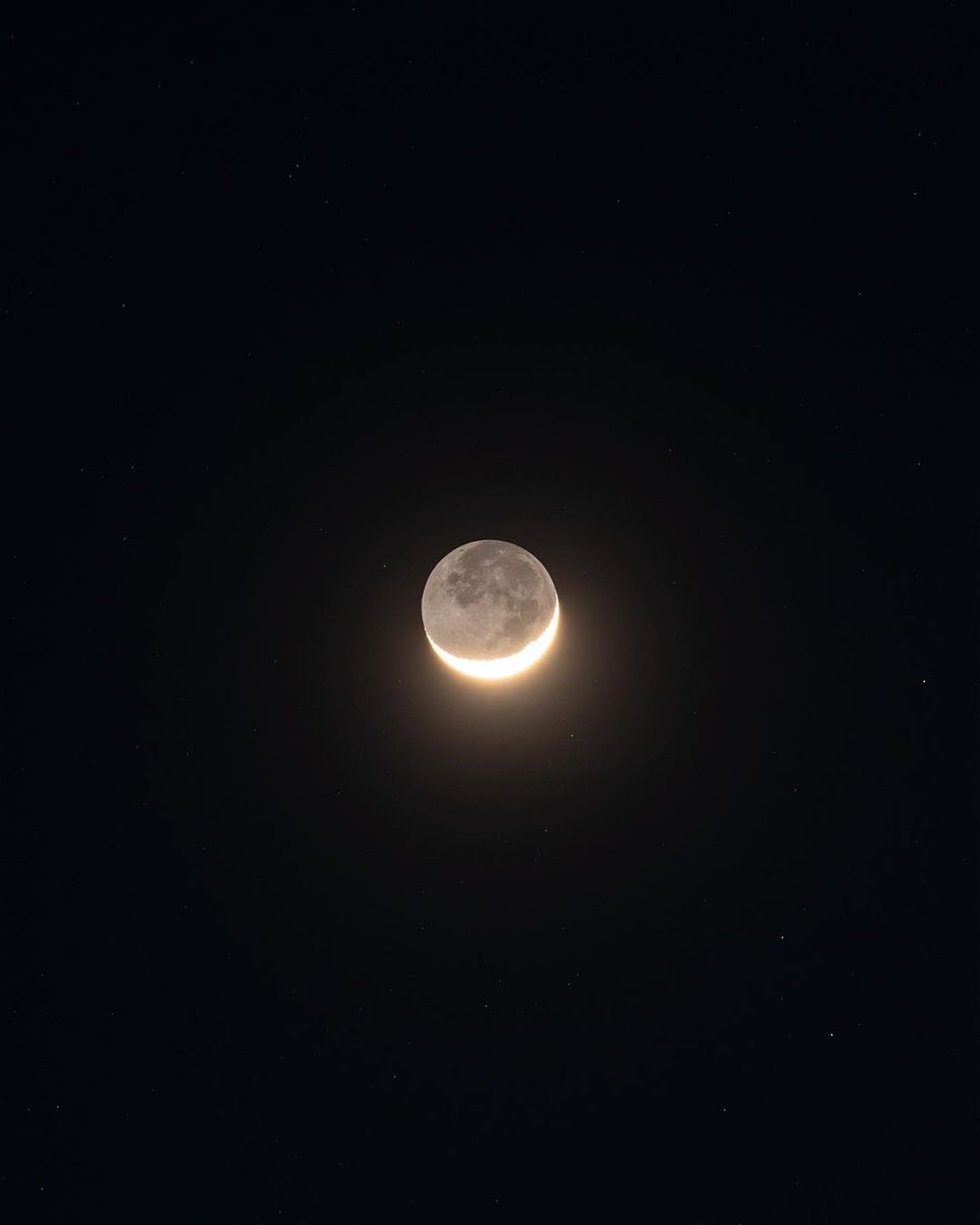 Moon4pics tweet picture