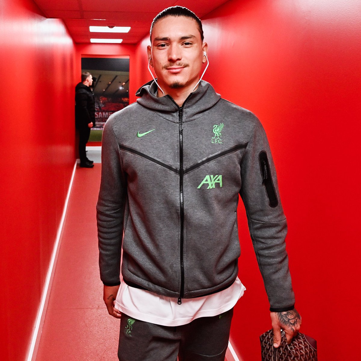 Have a feeling Nunez is scoring off from the bench today #NFOLIV