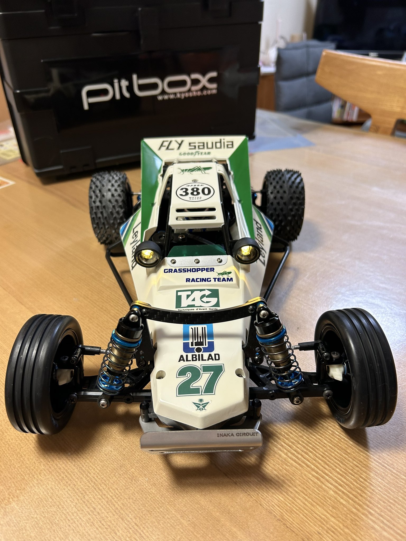 グラスホッパー 新品未開封 日立建機 ZX135USOS-5B | 大阪府の油圧ショベル(ユンボ