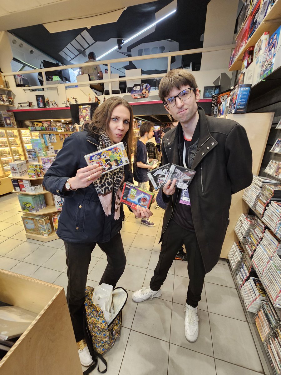 DamDamOfficial's tweet photo. Pause de Speedons pour aller récupérer des items à @GameSpirit_FR avec @STAEtienne !! https://t.co/HXacPwezbM