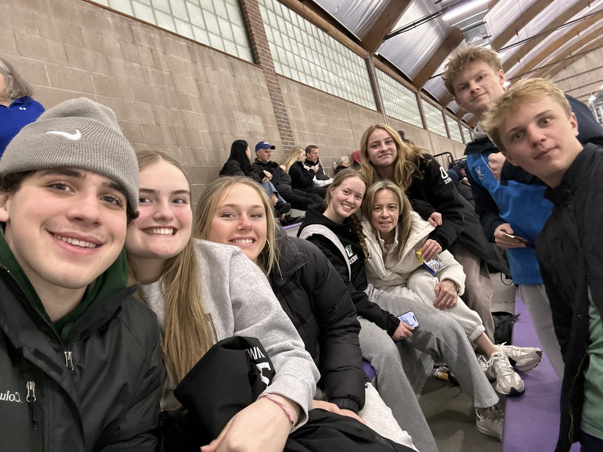 Had a great time cheering on Lisa Ito-Bagshaw ‘21, Grace Caligiuri ‘22 (Colby) and Callia Ferraris ‘23 at NESCAC Semi Finals last night. Good luck to Lisa (Hamilton) and Cal (Middlebury) as they face off in the finals today!! #RollDoors