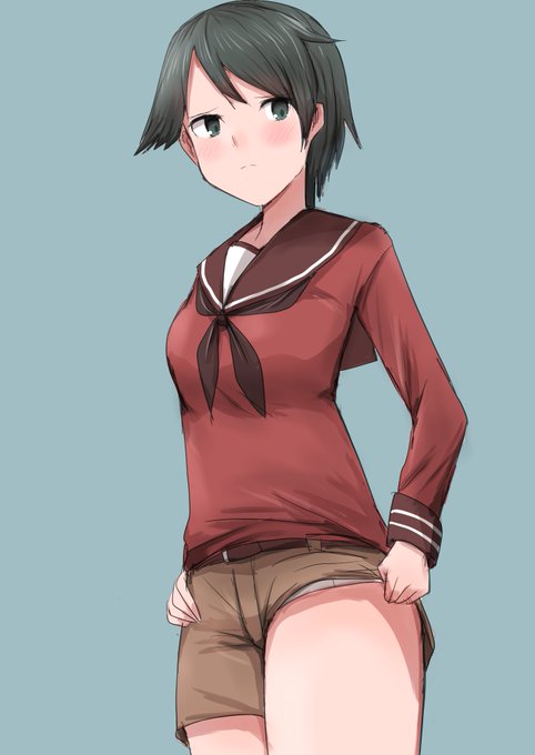 お題の最上が短パンの隙間を広げて隙間パンチラ見せてる感じです。 