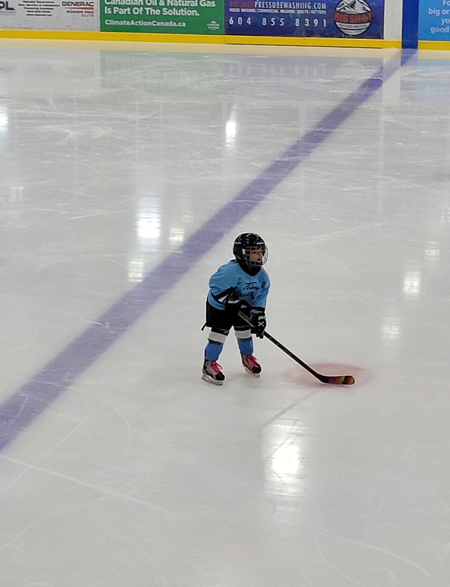 Cheers to the last early morning practice of the year 🍻 #timbitshockey #girlsinsports #futurepwhl