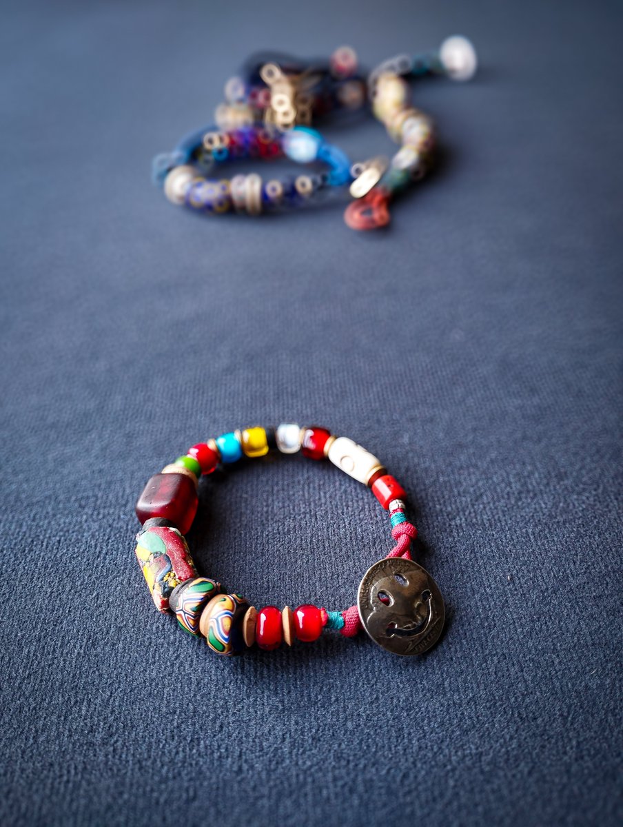 #handmade #bracelet #design by @smongthai_Kob
.
#accessories #beads #glassbeads #africanbeads #handcrafted #cottonrope #beadjewelry #craft #antique #ideas #giftideas #giftforhim #giftforher #originaldesign #smile #fashion #style