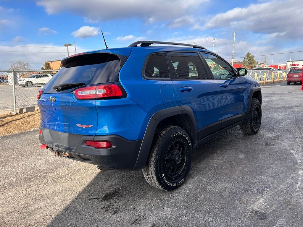 PauletteAuto's tweet image. With its rugged exterior design and advanced technology features, this SUV is perfect for adventure seekers and urban commuters alike. 

More information and photos:
buff.ly/3STtz6S