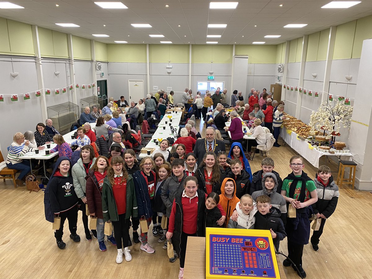Diolch o ❤️ I’n disgyblion a fu’n darparu adloniant i henoed ein cymuned ar Ddydd Gŵyl Dewi⭐️

A huge thanks to our pupils who provided entertainment for the senior citizens of our community on Dydd Gŵyl Dewi⭐️

<a href="/MrJamieHallett/">Mr Hallett</a> <a href="/MrsJamesyggf/">Mrs James</a> <a href="/mrs_sellick/">Mrs Sellick</a> <a href="/yggf123/">Ysgol Gymraeg Gilfach Fargod 🏴󠁧󠁢󠁷󠁬󠁳󠁿</a> <a href="/CaerphillyCBC/">CaerphillyCBC</a>