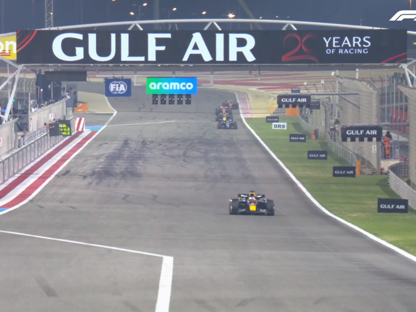 Verstappen. Já estamos em 2024, O DISTANCIAMENTO SOCIAL ACABOU HÁ 3 ANOS!!!!!