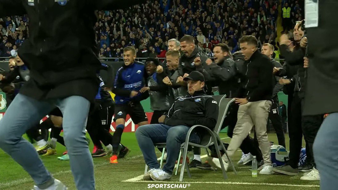 bvb96fan's tweet photo. Meine Reaktion nach dem 1:0 von Adeyemi https://t.co/5GU1mUwtRe