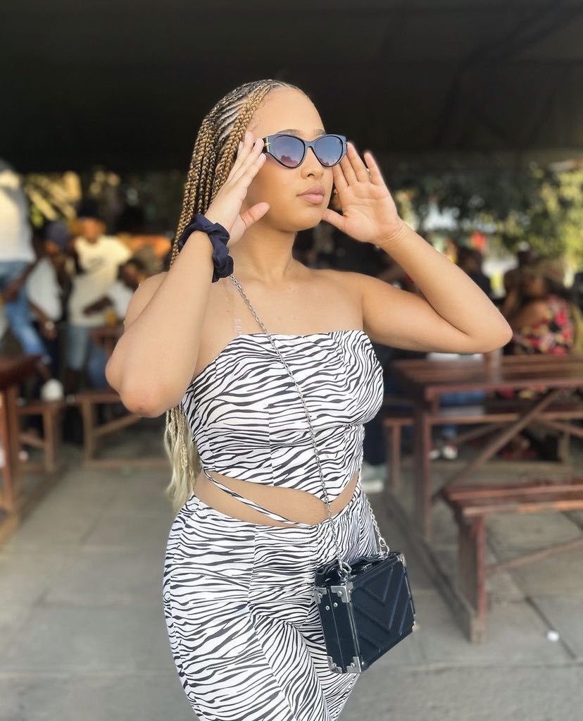 thatbyoman's tweet photo. micro-influencers, are individuals who have a smaller but highly engaged following on social media platforms. They may not have a massive follower counts of celebrity influencers, they often have a dedicated &amp; loyal audience.

Here is a list of Bulawayo micro influencers https://t.co/Pni3IN2Ij6