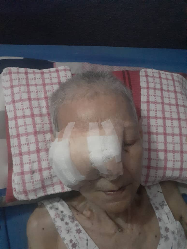 Yasde's tweet photo. Buen día, amigos. Recurro a ustedes porque estamos necesitando ayuda para mi mamá. Estamos en una situación muy delicada y necesitamos una mano para seguir manteniéndola estable. Ayúdenme a compartir y llegar a más personas y muchas gracias de todo corazón. 🙏🏻✨ https://t.co/iSIc6k5Nuj