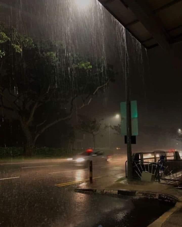 itzraxa's tweet image. ھے تمنا کہ ، آزادِ تمنا ہی رہوں 🥀🖤

Good Night ✨🌙