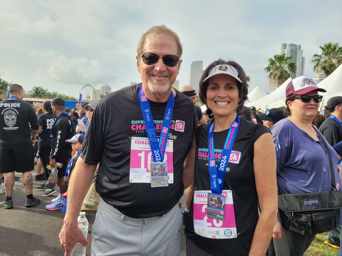 A beautiful morning of wellness and camaraderie at #MiamiSup5K Race for Education with #TeamOAT! @SuptDotres @LDIAZ_CAO @StdtSvcsMDCPS @OfficeofESE @MDCPS