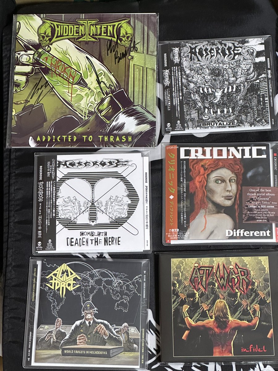 shishineko44225's tweet image. #昨日まで聴いていたメタル盤💿 

#HIDDENINTENT🇦🇺
#ADDICTEDTOTHRASH
#7inchvinyl  #EP
#THRASHMETAL
#GROOVEMETAL

#ROSEROSE🇯🇵
#BRUTALIZE
#COMPLETEDEADENTHENERVE
#HARDCORETHRASHMETAL
#DEATHRASHMETAL

#CRIONIC🇨🇿
#Different
#AllegoricTableau
#DEMO #COMPILATION #REISSUE
#THRASHMETAL 
↓