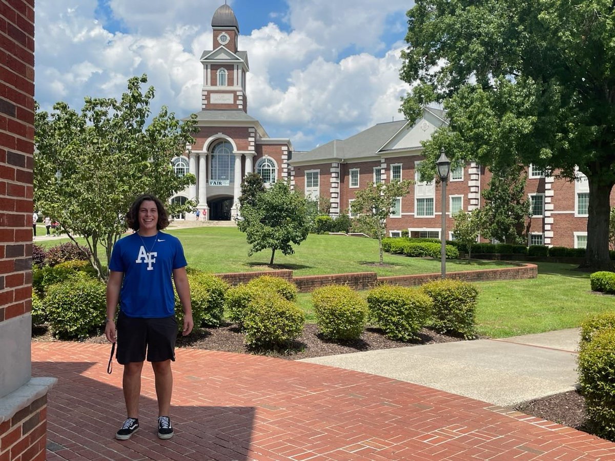 Jordan's Successful Path

Success Stories Happen Everyday At The Warren County Career Center!

Meet Jordan Babb.....Proud Springboro High School and Warren County Career Center graduate class of 2021. Jordan graduated from the Automotive Tech Program.  Jordan is a Finance major