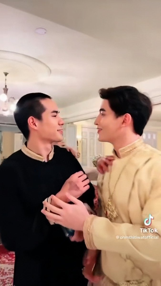 ruiz_ohmylove's tweet image. This is too CUTE 🤣🤣
555555555555555555
I can&apos;t 🤣

TikTok OhmthitiwatOfficial
#OhmThitiwat #โอห์มไง 
#AtomNathaphop 
#CheriBelle 
#วิญญาณแพศยา