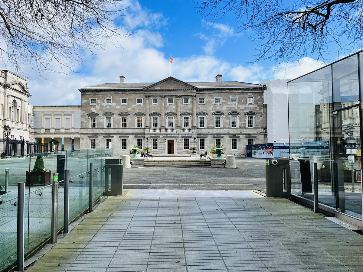 Top priority when visiting any capital city is to find the legislature. #parliamentarytourism #lovinglegislatures #Dublin