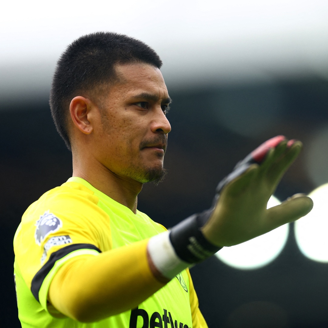 Alphonse Areola saves Beto's penalty! ⛔️ 

That's the Frenchman's second save from the spot this season 👏 

#EVEWHU