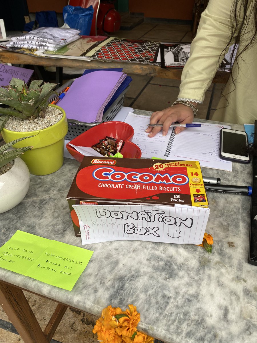 zaakraaaa's tweet image. Exposed! @AuratMarch 
#foran #phunding