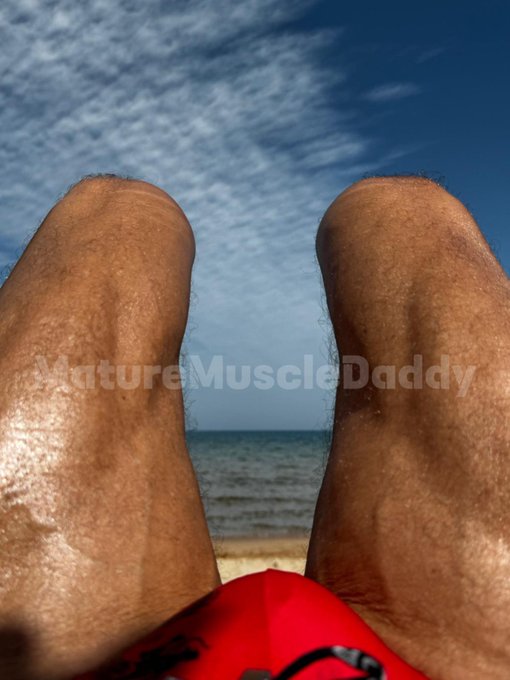 Happy new month of march everyone 🍀   While i was uploading my new hot content for you guys - this was<a href="/tag/bodyoil"class="tags"><span>#bodyoil</span></a>