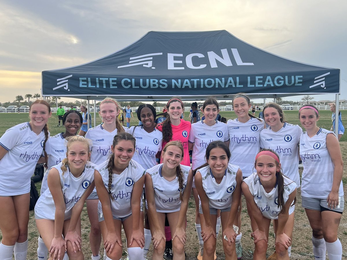 AHFC 06G ENCL RL made up of players from 5 different teams in ECNL event in Tampa. The AHFC college difference right there! 

...
#ahfcsoccer #ahfcpride #ahfcfamily #leadersplayhere #GirlsECNL