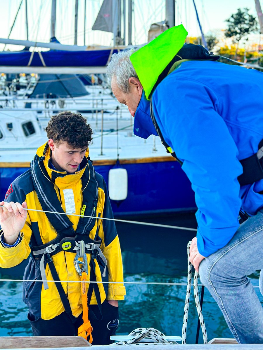 You're never too old or too young to start learning new things. The diversity of the sailing community is a fabulous thing, especially when students can learn from one another's experience ✨🧠