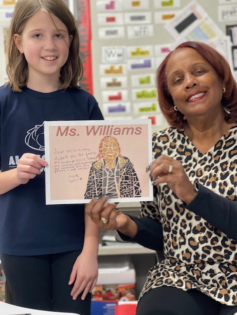 I combined digital mosaics w/BHM. Instead of learning about black achievers around the 🌍, we studied achievers in our building. Ss used Google Drawing to create gifts and deliver them with personal notes. Lots of learning and many happy Ss and Ts, too! @msdwt @AllisonvilleES