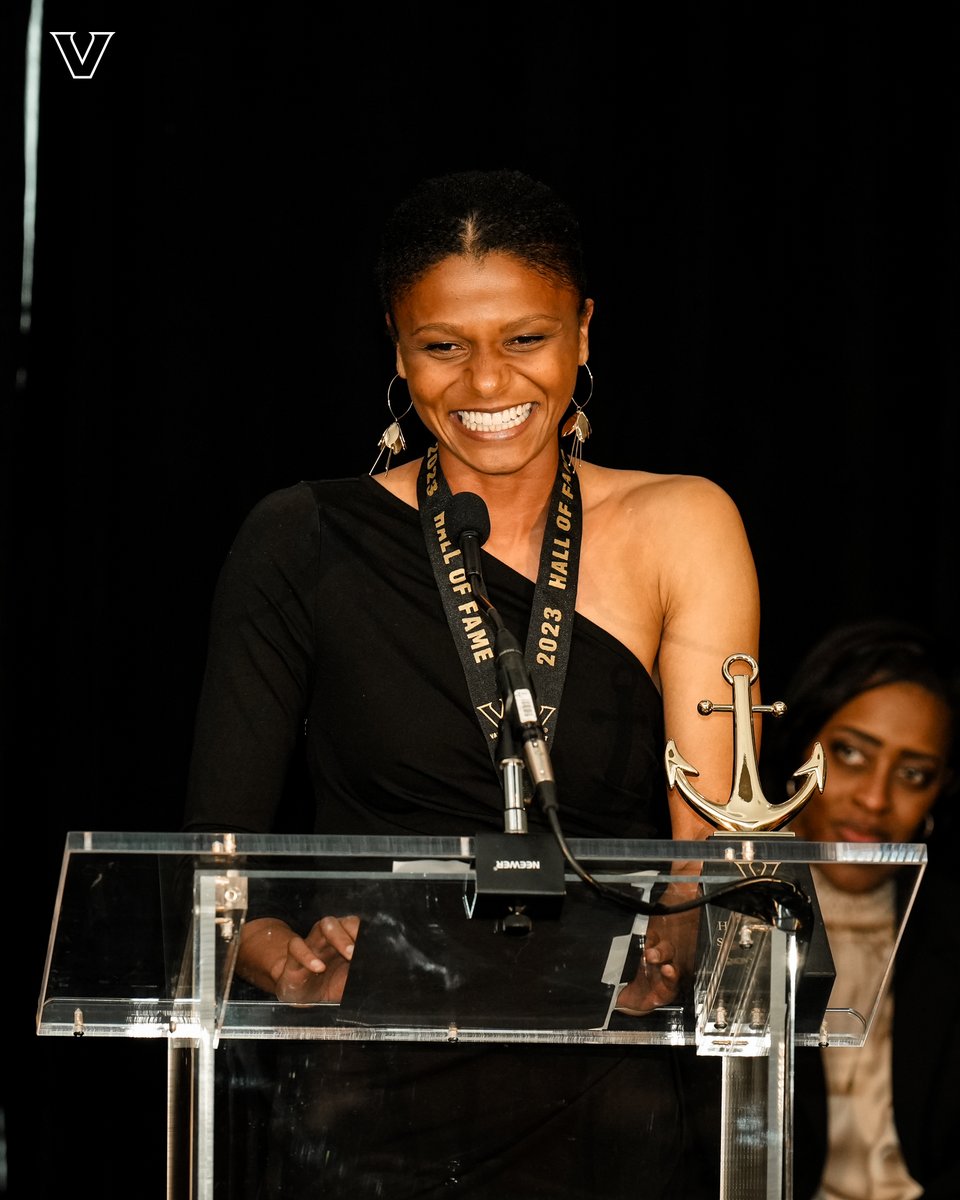 Proud to officially welcome @SimoneCharley into the Vanderbilt Athletics Hall of Fame ⚓️⬇️