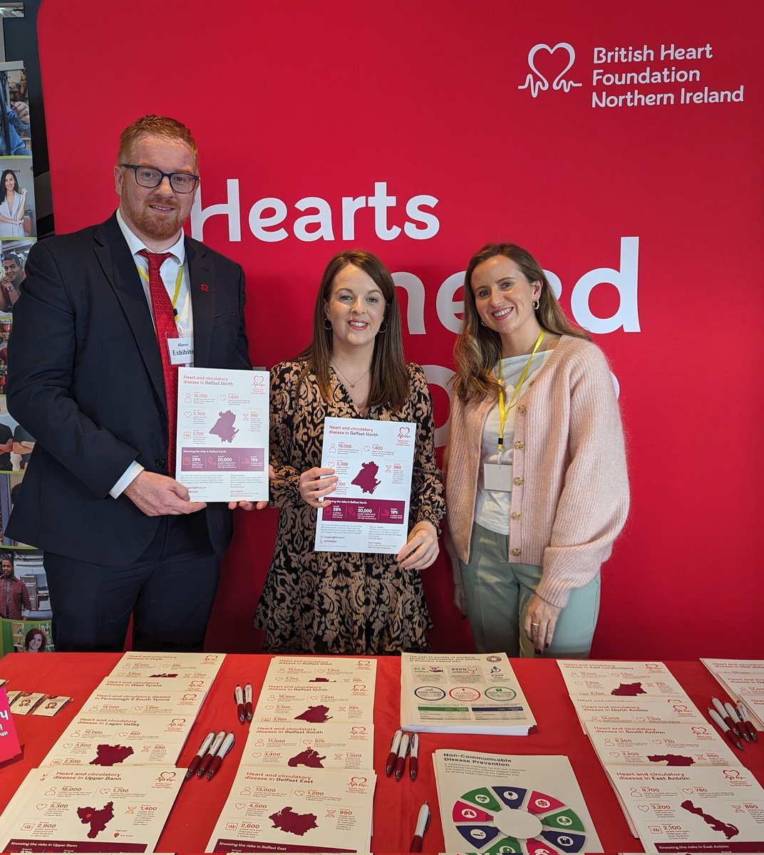 @dhoneyford @PMcReynoldsMLA Thanks to @DannyDonnelly1 and @NualaMcAllister for calling at our stall and discussing the heart attack gender gap, pressures on services and the need for long term investment and prevention.