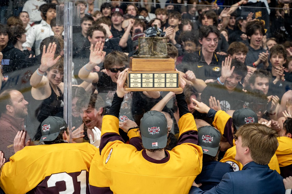 Great shots from our @DeSmetPress guys from the @DESMETHOCKEYSTL Championship last night (Photo credit Will Ortbals & Will Poelker)