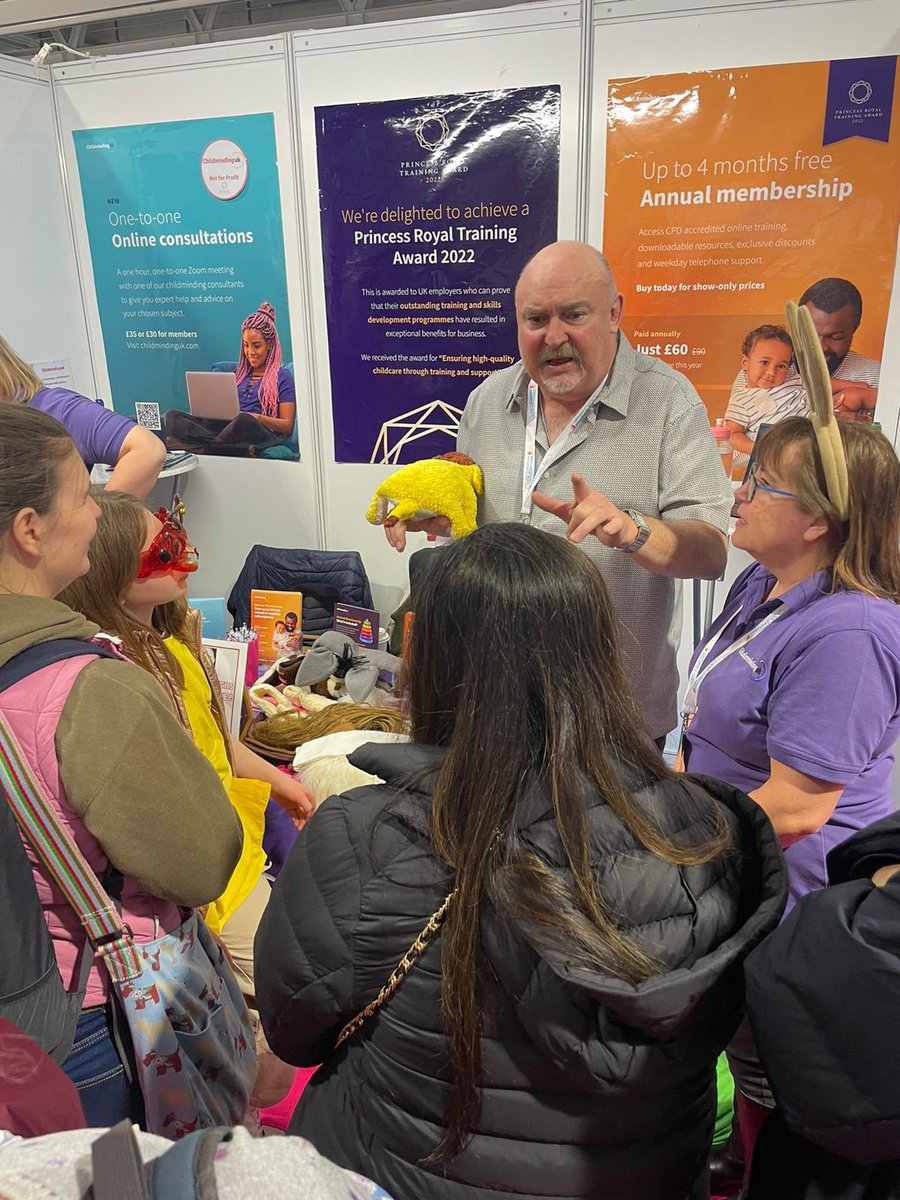#NeilGriffiths entertaining the crowds on the @ChildmindingUK stand at @childcareedexpo today! Apparently someone called @MichaelRosenYes was telling stories as well!😉