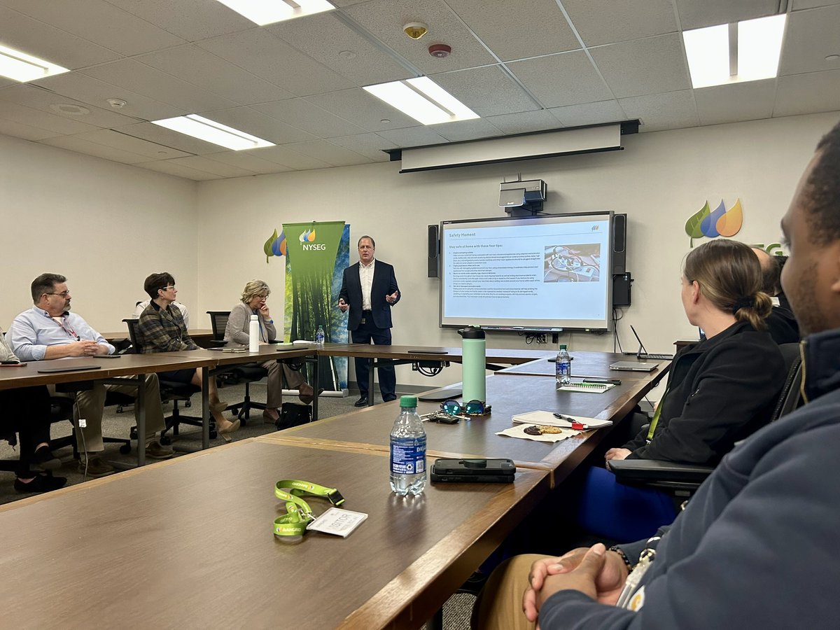This week members of the OES Team met with NYSEG’s Binghamton division to hear about updates on resiliency and automation projects, tree trimming cycles, and their new partnership with SUNY Broome to create a Lineworker Training Program.
#BCOES #EmergencyServices
