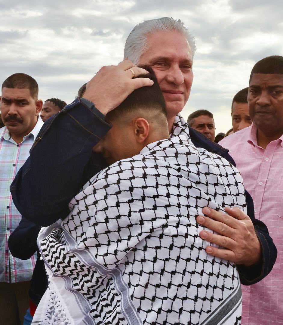 Sandra Yisel Ramírez (@carantosan) on Twitter photo Young Palestinian after intervening today in act of solidarity with his people and narrating the suffering and resistance in #Gaza and #Rafah, greeted the visibly moved president <a href="/DiazCanelB/">Miguel Díaz-Canel Bermúdez</a>. Cuba will never be indifferent to such genocide. Long live free #Palestine! Young Palestinian after intervening today in act of solidarity with his people and narrating the suffering and resistance in #Gaza and #Rafah, greeted the visibly moved president <a href="/DiazCanelB/">Miguel Díaz-Canel Bermúdez</a>. Cuba will never be indifferent to such genocide. Long live free #Palestine!