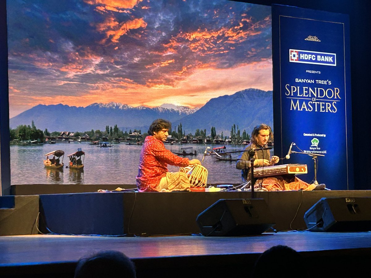 Hindustani classical night at Music academy, Madras Sahib.
Pandit Rahul Sharma ji (son of late Padma Vibushan Pandit Shivkumar Sharma ji) with the santoor, and Shri Aditya Kalyanpur ji with the tabla.