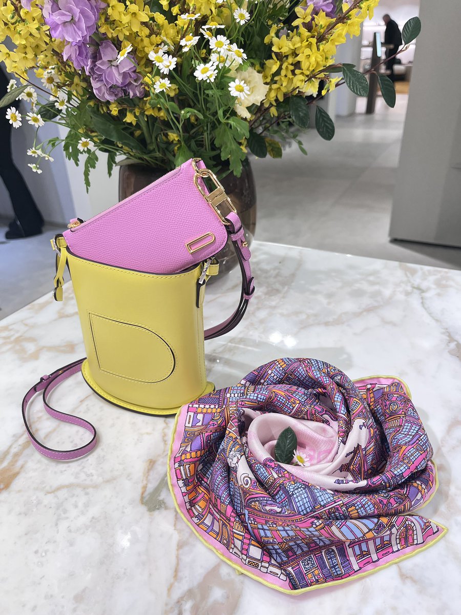 DelvauxHarrods's tweet photo. Introducing the new seasonal color - ORCHIDS, YUZU  The representative color for spring 💐💐 #brillant #harrods #delvaux #london #fashion #fashionstyle #delvauxbags #デルヴォー #タンペート #ランゴー #クールボックス #ブリヨン #명품가방 #명품가방추천 #델보 https://t.co/6IDIy4kius