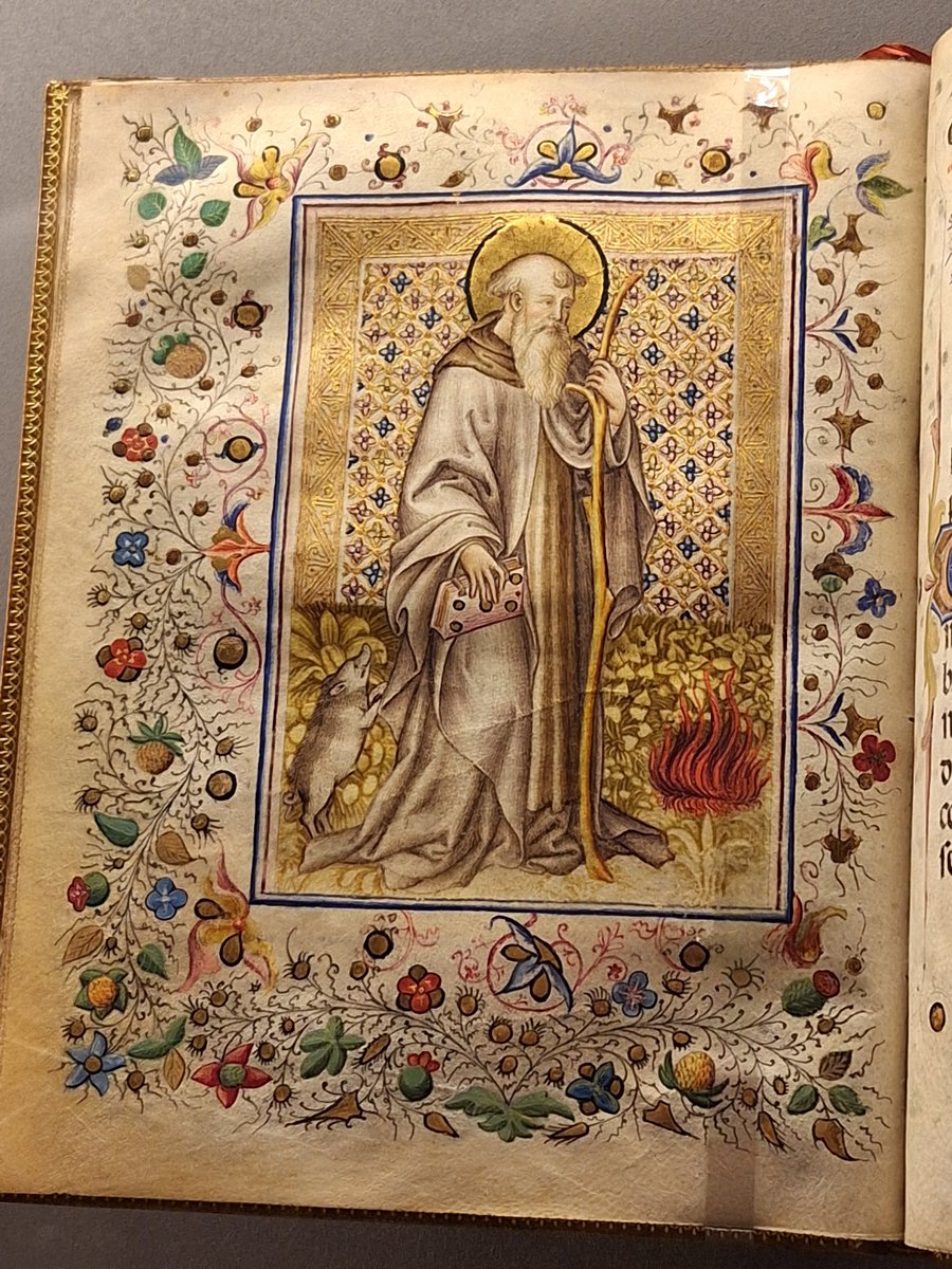 MaxenceHermant's tweet photo. Toujours un plaisir de voir exposées les si belles et riches collections de livres du @CdeChantilly. Exposition Bestiaire du Moyen Age https://t.co/sRRnLLNhSw