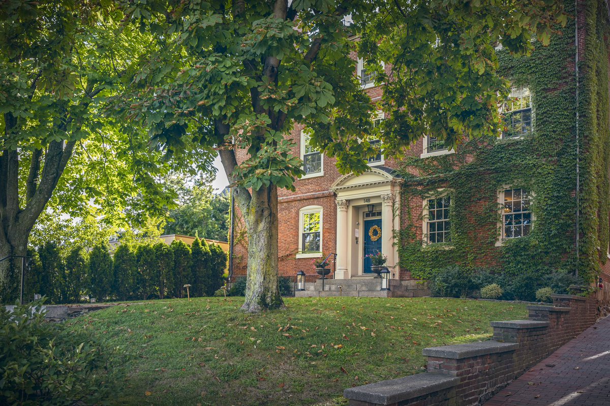 fernwehimage's tweet photo. Feeling witchy 

#boston #massachusetts #newengland #usa #love #bostonma #igersboston #music #igers #photography #art #travel #photography #travelpics  #travel #lightroom #bealpha #travelphotography #fernweh #fernwehimage #salemwitchtrials #salemmassachusetts https://t.co/FTOMJUHq0b