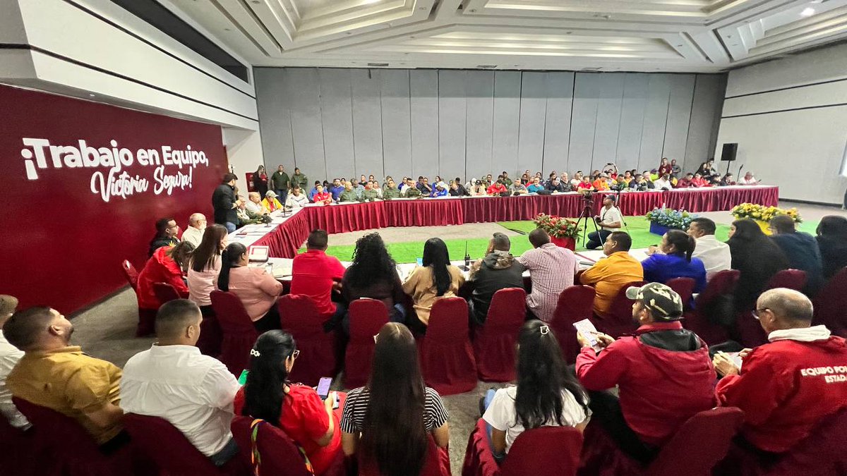 Continuamos en el estado Monagas, para encontrarnos con nuestro hermano gobernador <a href="/ErnestoLunaPsuv/">Ernesto Luna G.</a> y la estructura del <a href="/MinAlimenVen/">minalimentacion_ve</a>, del poder popular e institucional regional de la Revolución Bolivariana, para presentar la gran estrategia conjunta de soluciones para el Pueblo.