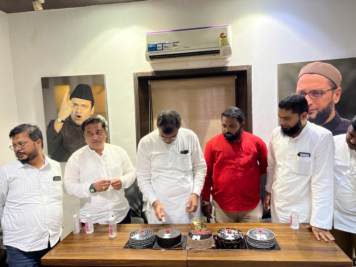 FaiyazAhmed1961's tweet photo. AIMIM 66TH FORMATION DAY CELEBRATION AT MUMBAI HEAD OFFICE NAGPADA.
@aimim_national https://t.co/bQWTdWshkV